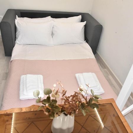 F K Apartments أرتيميدا المظهر الخارجي الصورة