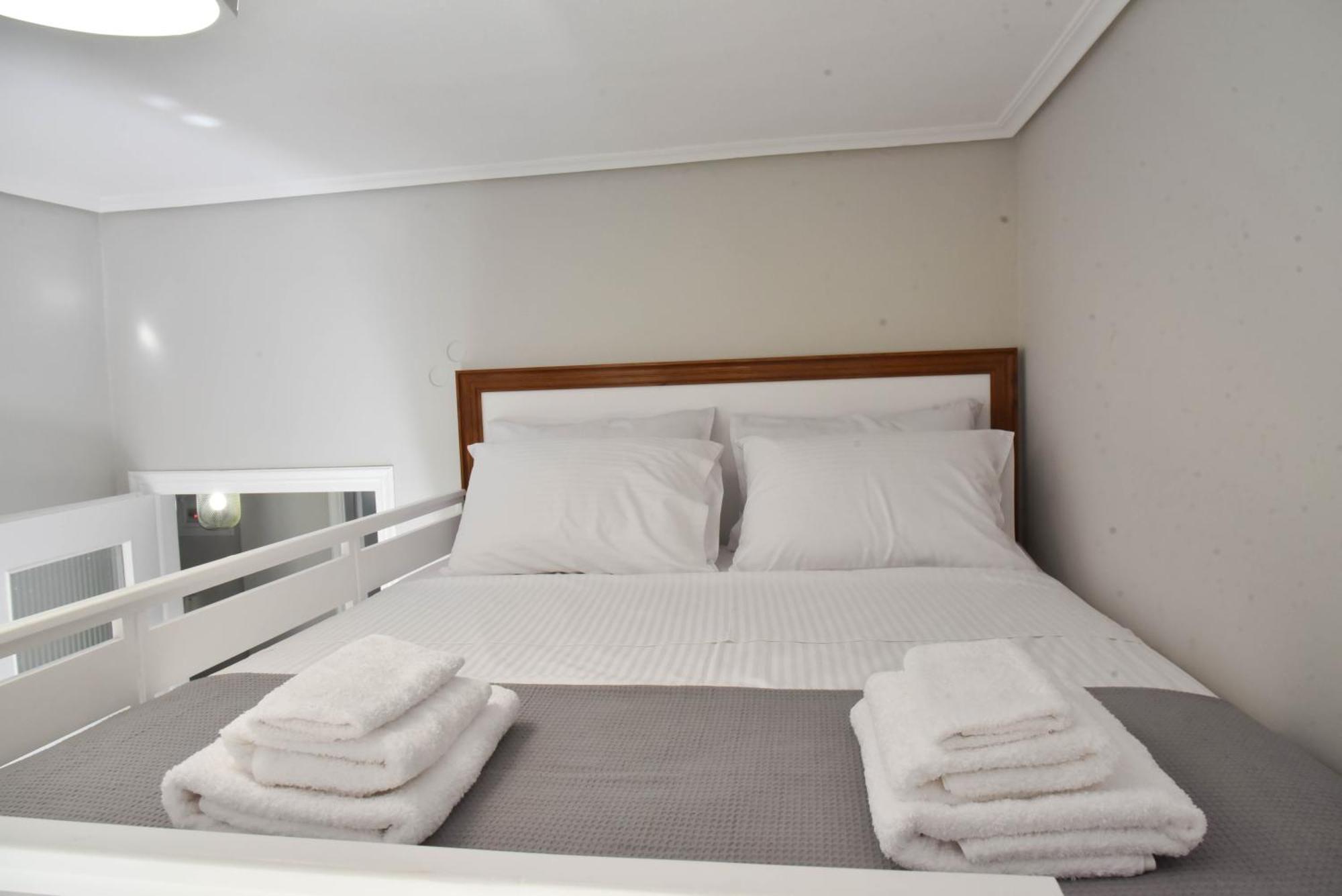 F K Apartments أرتيميدا المظهر الخارجي الصورة