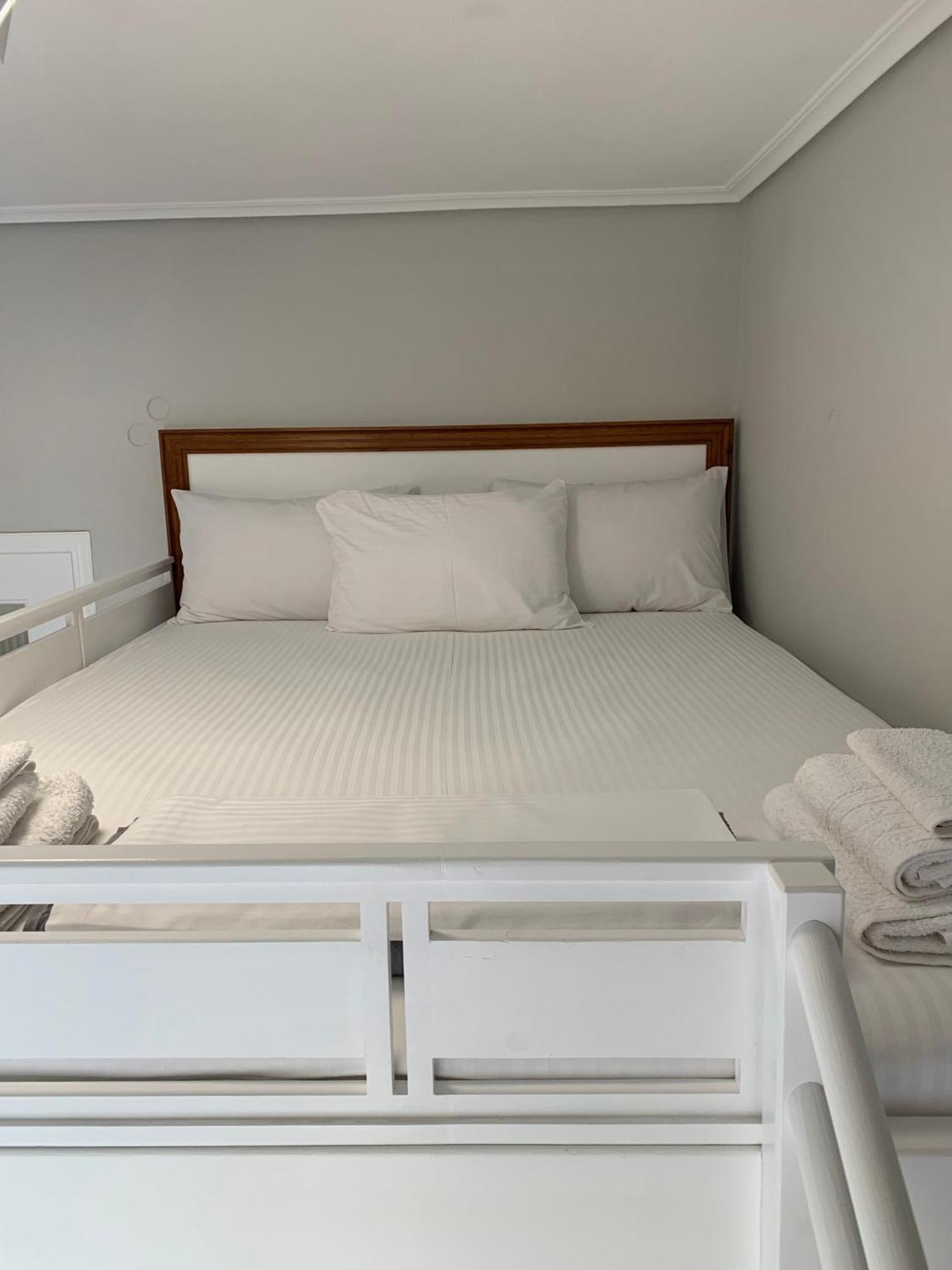 F K Apartments أرتيميدا المظهر الخارجي الصورة