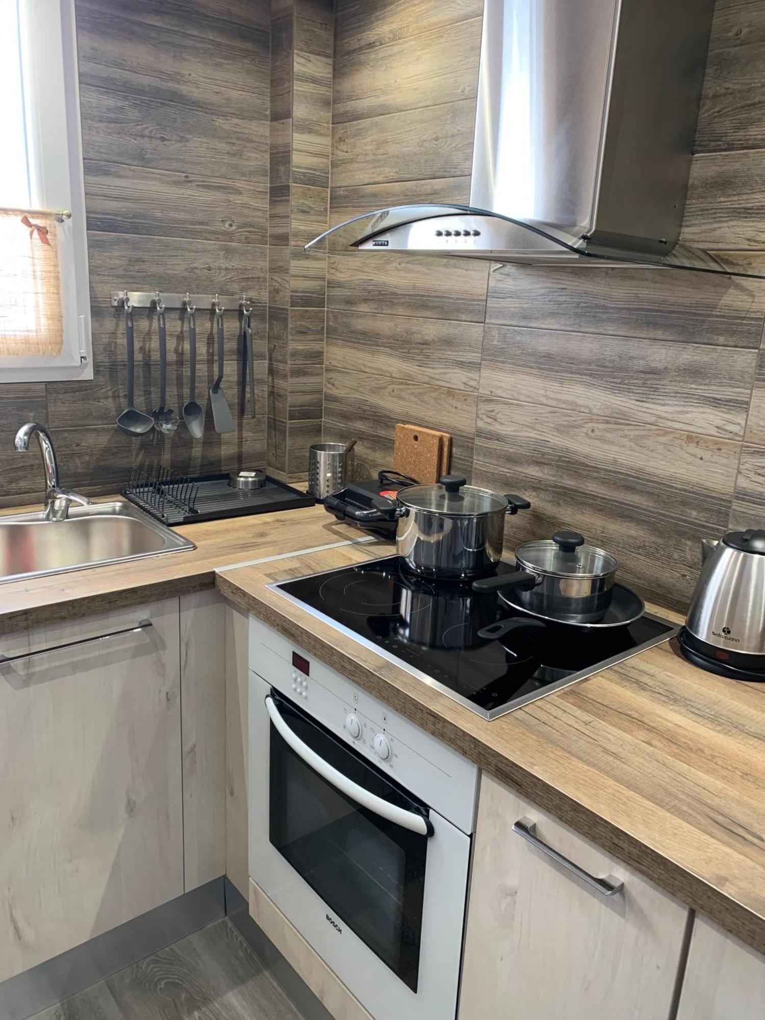 F K Apartments أرتيميدا المظهر الخارجي الصورة